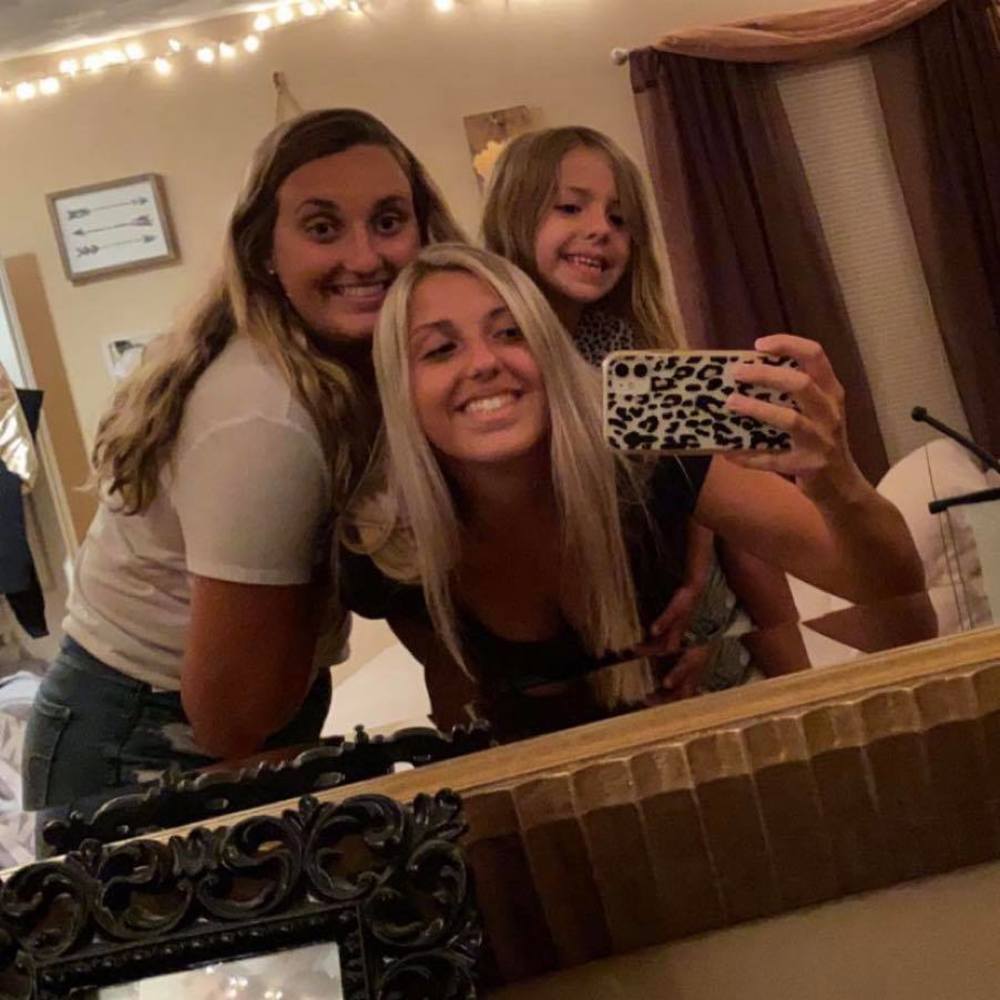 Meet your Posher, Alexis